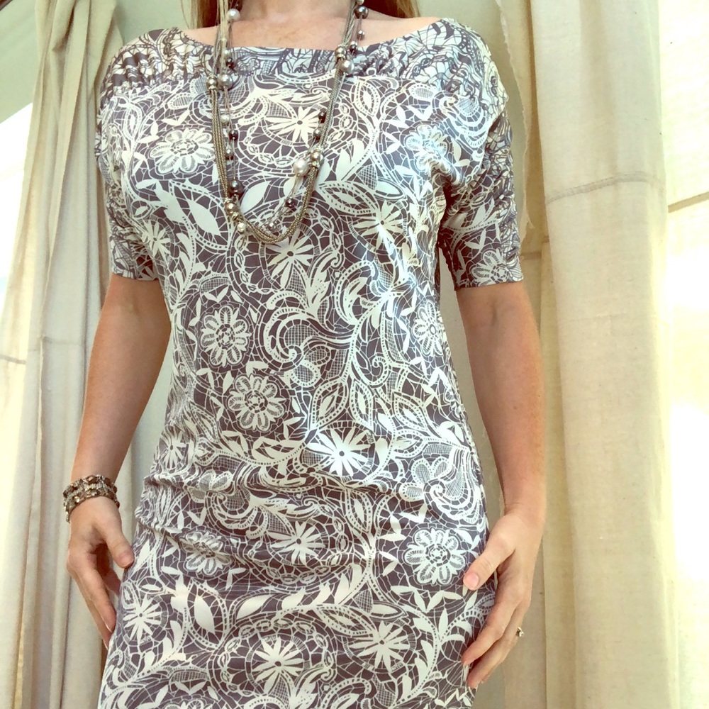 🚨FLASH SALE🚨 Banana Republic Gray Shift Dress